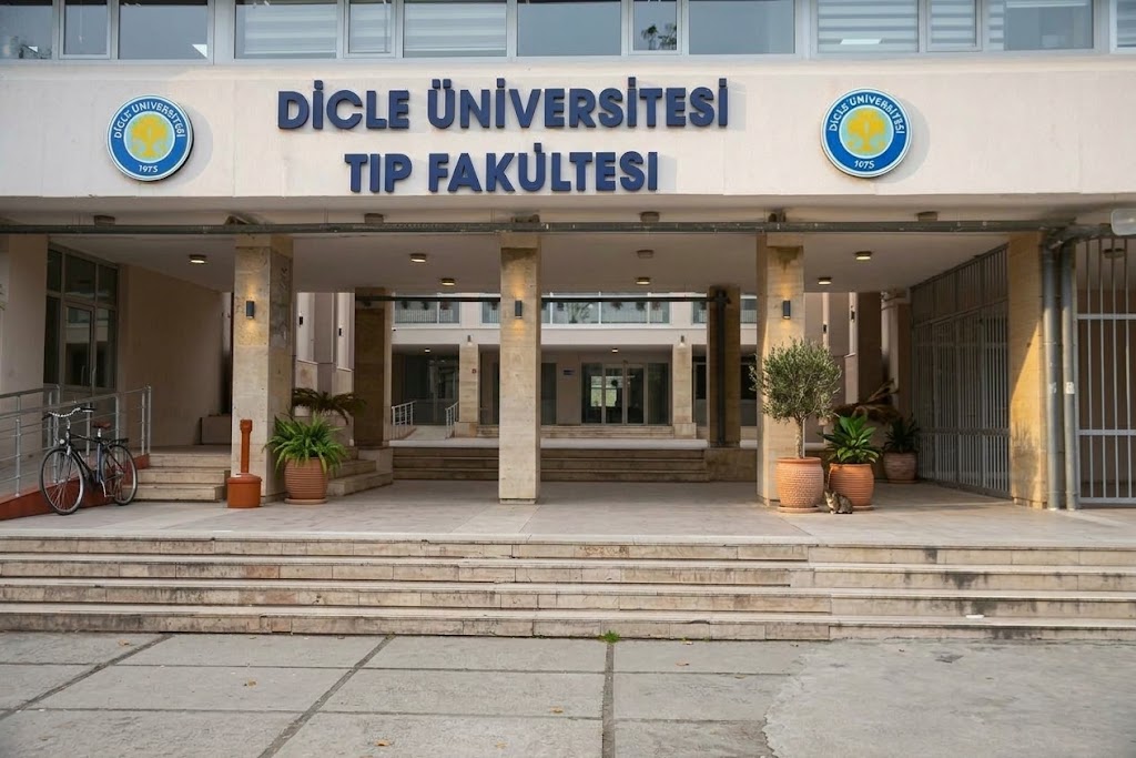 Dicle Üniversitesi Tıp Fakültesi - Mekan kapak görseli