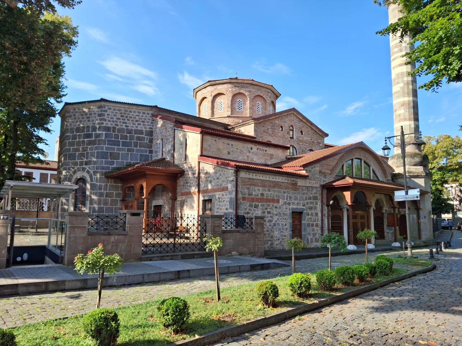 Fatih Grand Mosque And Library