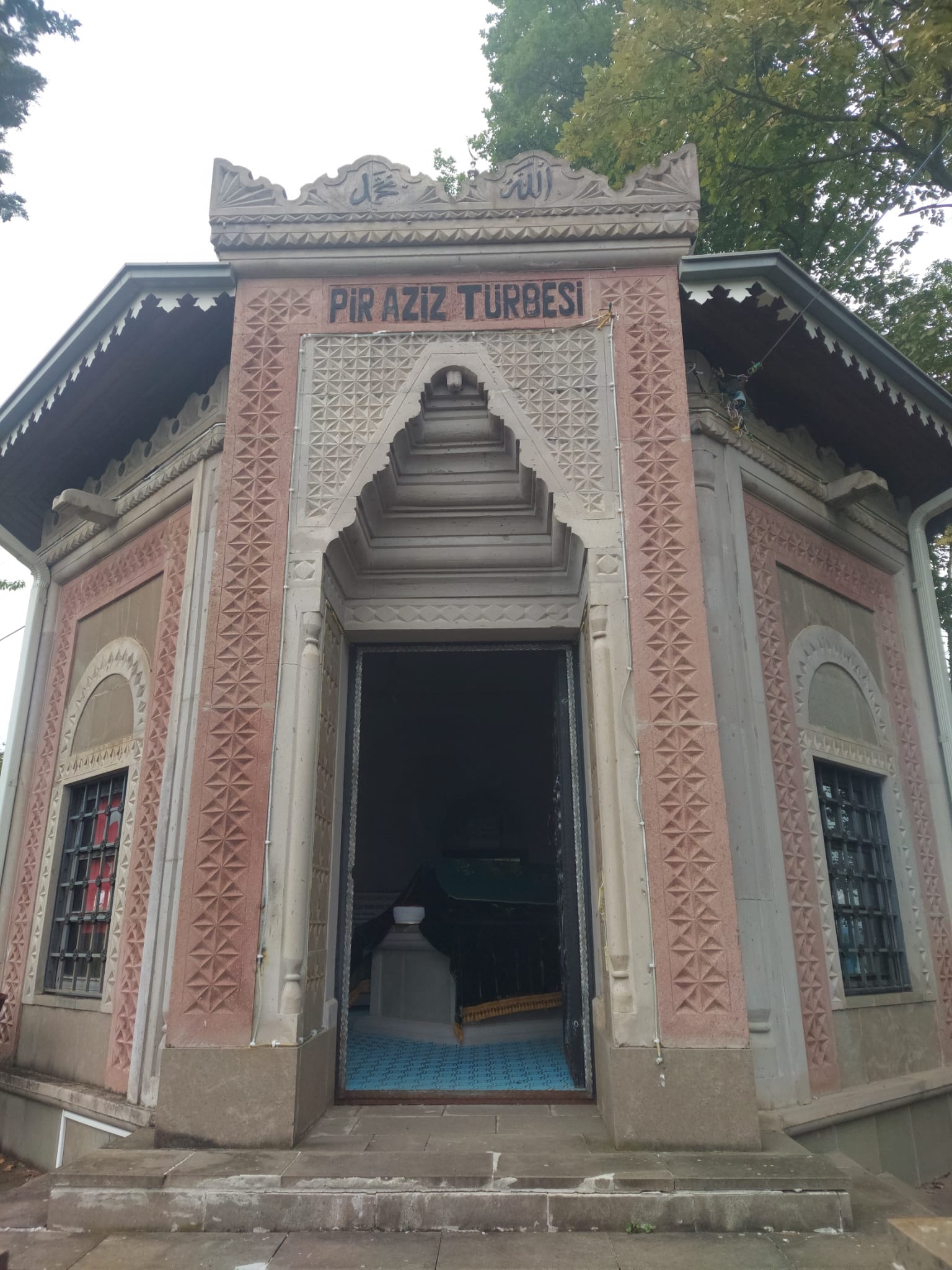 Tomb of Pir Aziz